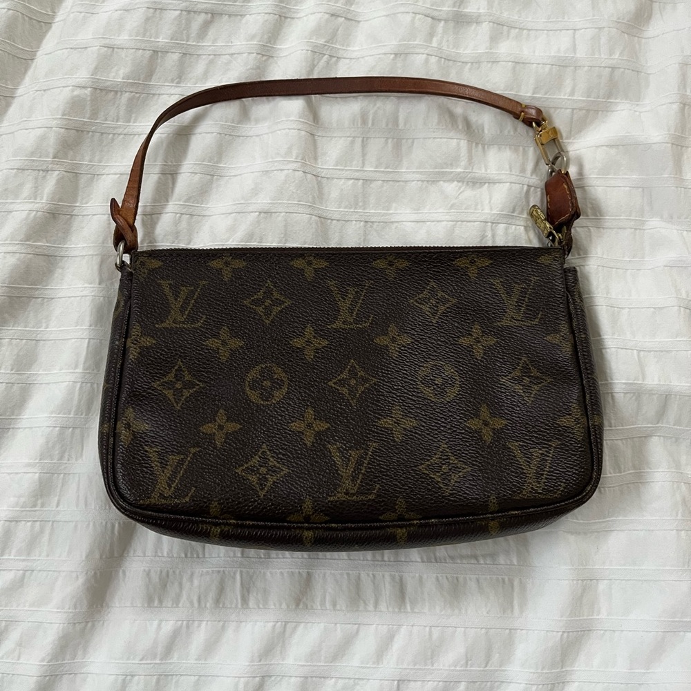Louis Vuitton monogram canvas pouch